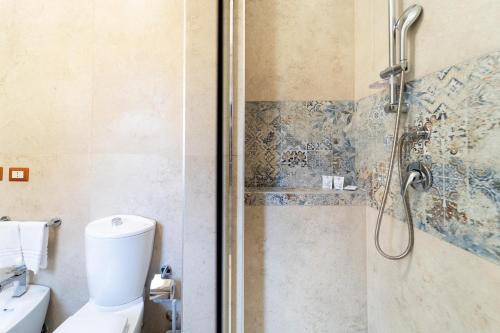 One-Bedroom Premium Apartment image 2