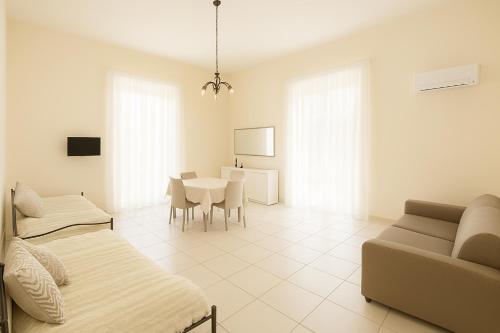 Summerhome, Naples