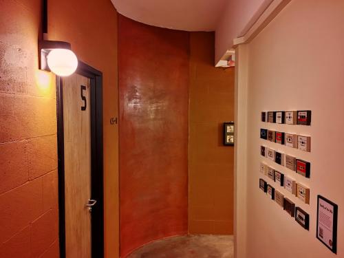 Walk-Up To SIAR - Children Not Allowed