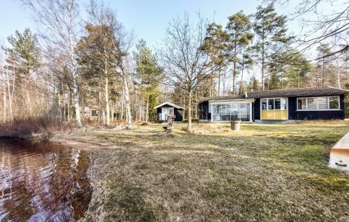 Beautiful Home In Vägla With Wifi