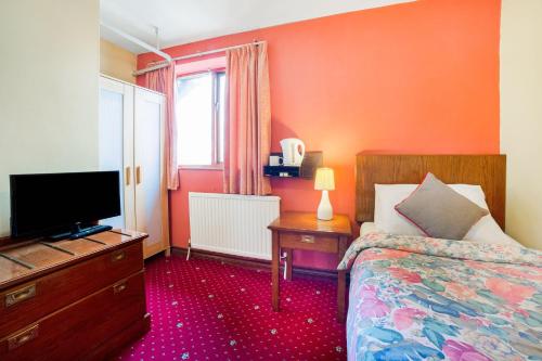 OYO The Royal Hotel - image 7