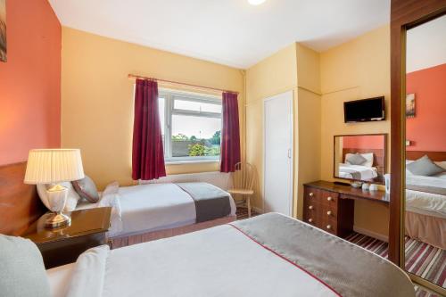 OYO The Royal Hotel - image 14