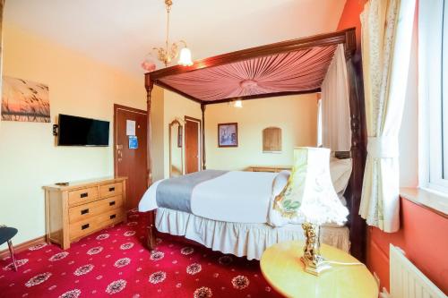 OYO The Royal Hotel - image 12