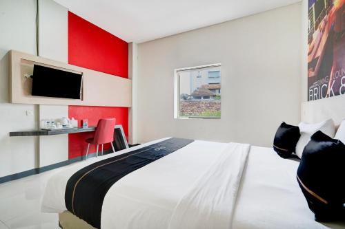 Standard Double Room image 5