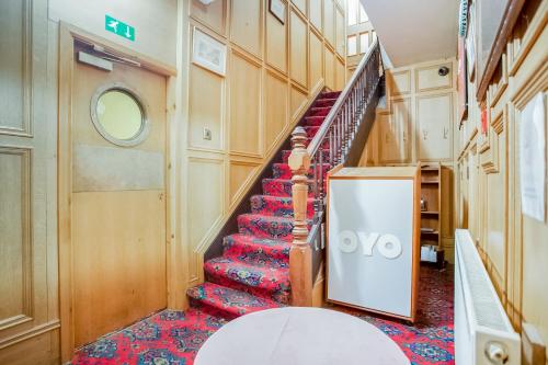 OYO The Rowers Hotel - image 3