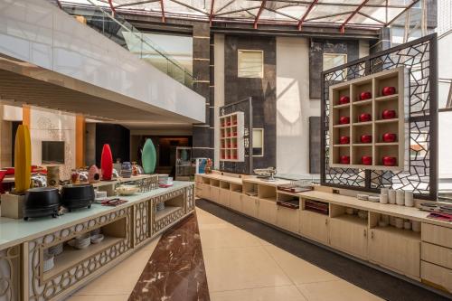 Restaurant, Townhouse Oak Cihampelas Near Ciwalk Formerly Promenade Hotel in Bandung