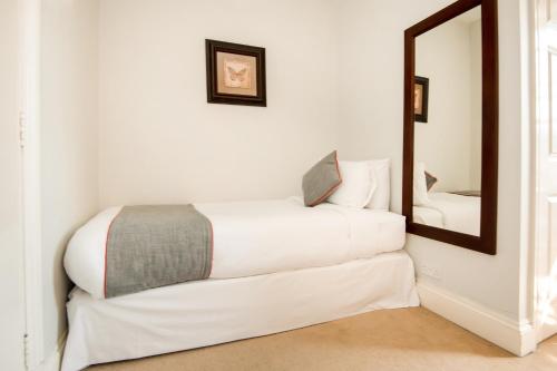 OYO Flagship The Regency - image 6