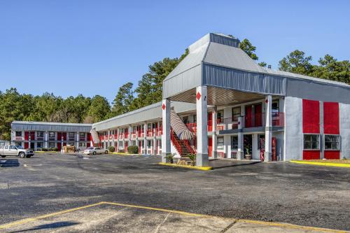 OYO Hotel Pineville LA Hwy 165 in Pineville, USA