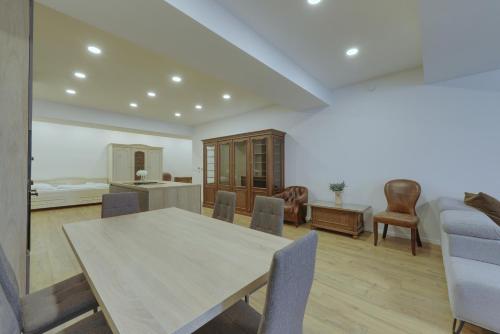 Shone apartment old town 2 bedroom, Bratislava (fotografie 9)