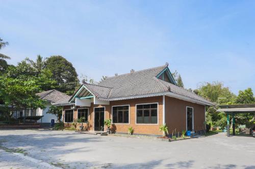 Hotel O Penginapan Kepurun Pawana Indonesia - 출입구