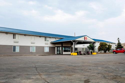 . OYO Hotel Shelby MT Hwy 2 & I-15