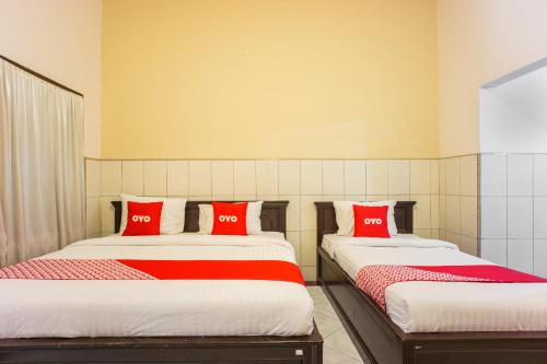 1 queen bed, 1 twin bed