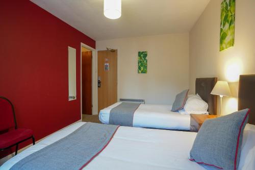 OYO Shanklin Beach Hotel - image 8