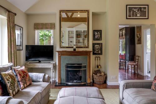 Outstanding quality secluded country cottage in Nettlebed