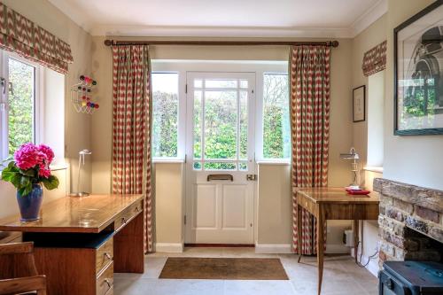Outstanding quality secluded country cottage in Nettlebed