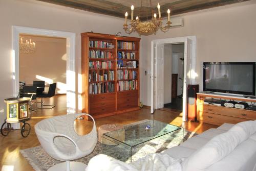 Neoclassical Luxury Apartment Ljubljana, Lublana (zdjęcie 4)