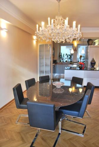 Neoclassical Luxury Apartment Ljubljana, Lublana (zdjęcie 11)