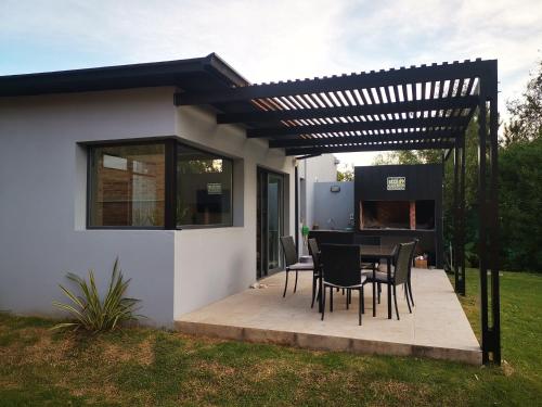 Casa moderna cerca del mar