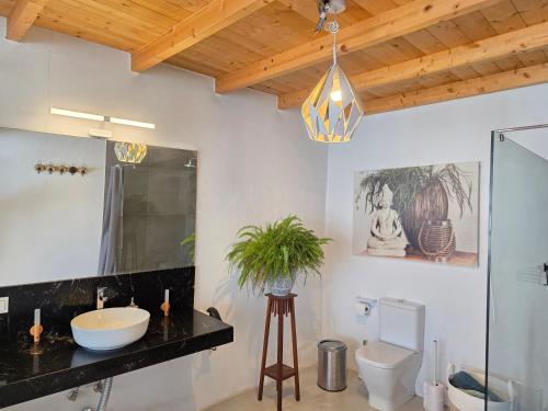 Alunita & Pirita Rooms - Peaceful Private Rooms with Garden, Terrace & Shared Kitchen - Caleta de Caballo
