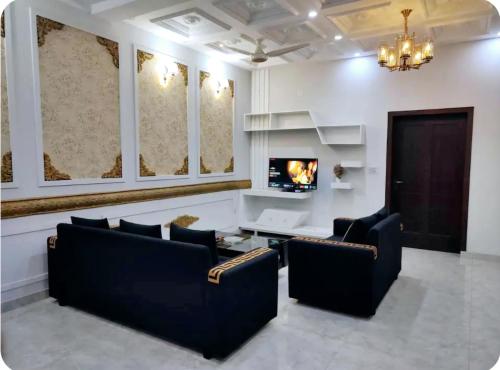 Furnished Private 1 BR Ground Floor in DHA near Ring Road – khách sạn tại Anarkali