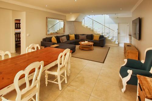 Comoditats, Bella Calypso, Langebaan, 8-sleeper in Calypso Beach