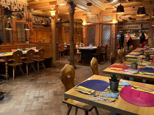 餐廳, Zunfthaus zu Wirthen in 索洛圖恩