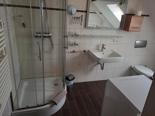 Dušš, Gäste- und Monteurwohnung in Osterburg mit AC (Gaste- und Monteurwohnung in Osterburg mit AC) in Osterburg