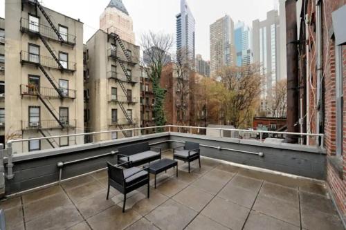 Spacious 2BR 2BA with Rooftop Walk to Times Square, New York (Foto 3)