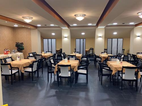 Hotel Central - image 12