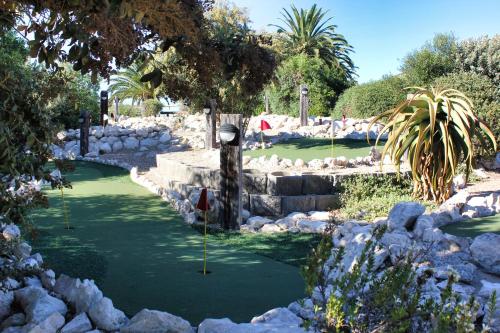 Minigolfbane, Hus i Country Club på  m². Soveværelser: 3. Private badeværelser: 2. (Casa Be, Langebaan, 6-sleeper) in Country Club