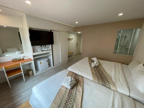 room detail thumbnail 0