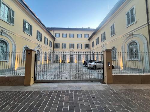 Luca's Luxury Flat in Palazzo Diaz-Private Parking 10 min Walk-Fee