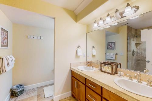 Salt Water Beach House - image 7