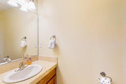 Salt Water Beach House - image 3