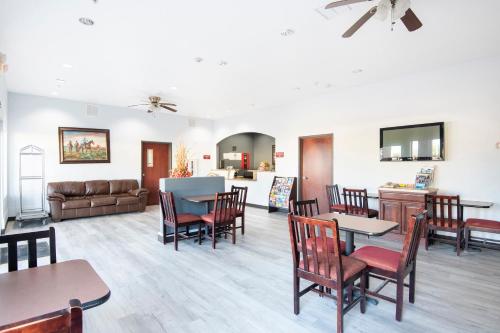 OYO Townhouse Clute Lake Jackson – Clute, TX