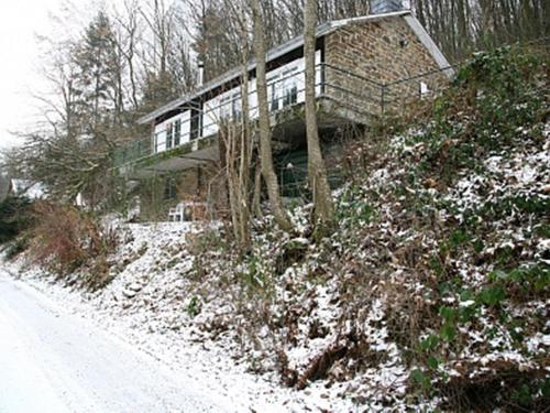 Chalet L Eau Vive in Gembes