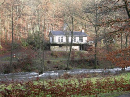 Chalet L Eau Vive in Gembes