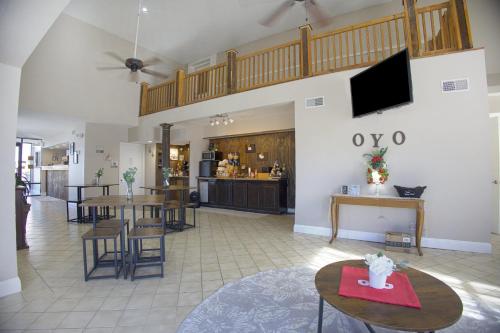 OYO Hotel Brownsville TN I-40 - 로비