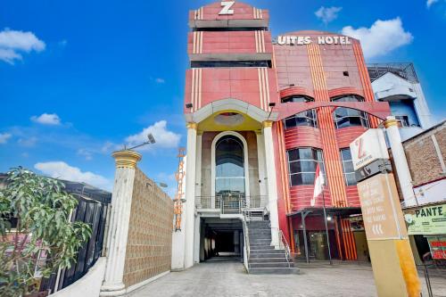 OYO 2574 Z Suites Hotel - 출입구