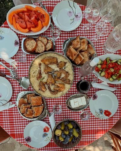 Bujtina Peshtan Guesthouse&Camping