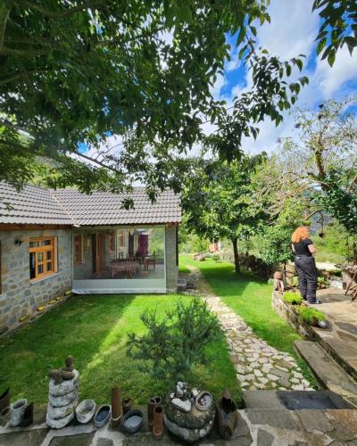 Bujtina Peshtan Guesthouse&Camping