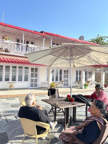 The White Grove Retreat in Muktesvara