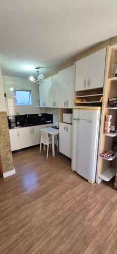 ห้องครัว, Residencial Vitor Studio in ซาโอ โจเซ่ ดอส ปินแอส์