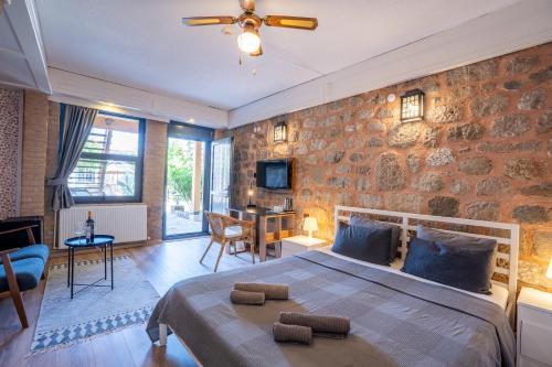 อัตตาลอส สวีท โฮเต็ล (Attalos Suites Hotel) in เบอร์กามา