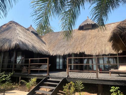 Vista exterior, Villa AVI Plage paradisiaque à 10m, île de Rubane (Villa AVI Plage paradisiaque a 10m, ile de Rubane) in Bolama