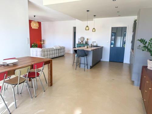Villa neuve moderne in Saint-Quentin-la-Poterie