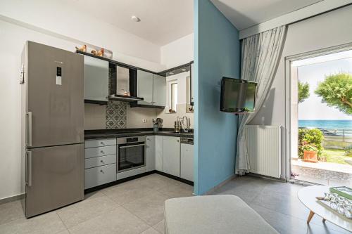 Facilities, Big Blue Villa in Kisamos, 10 meters from Sea near Camping Nopigia