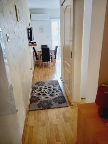 Apartment image 3