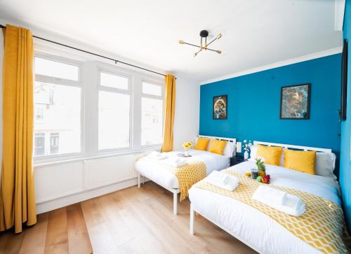 Three-Bedroom House room in Open Mind Property - HotTub 7 Guests & Parking