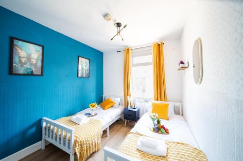 Three-Bedroom House image 4